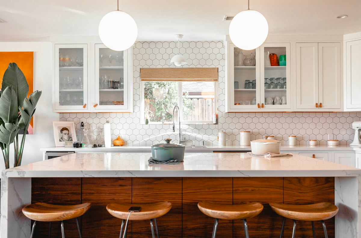 White oak island, calm &mdash; kitchen design inspiration